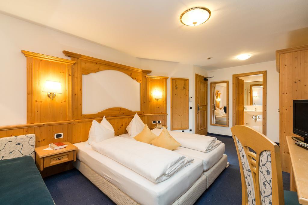 Hotel Bel Sit كورفارا إنْ بادِيا المظهر الخارجي الصورة