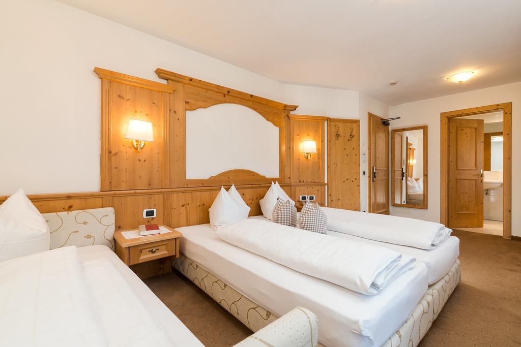 Hotel Bel Sit كورفارا إنْ بادِيا المظهر الخارجي الصورة